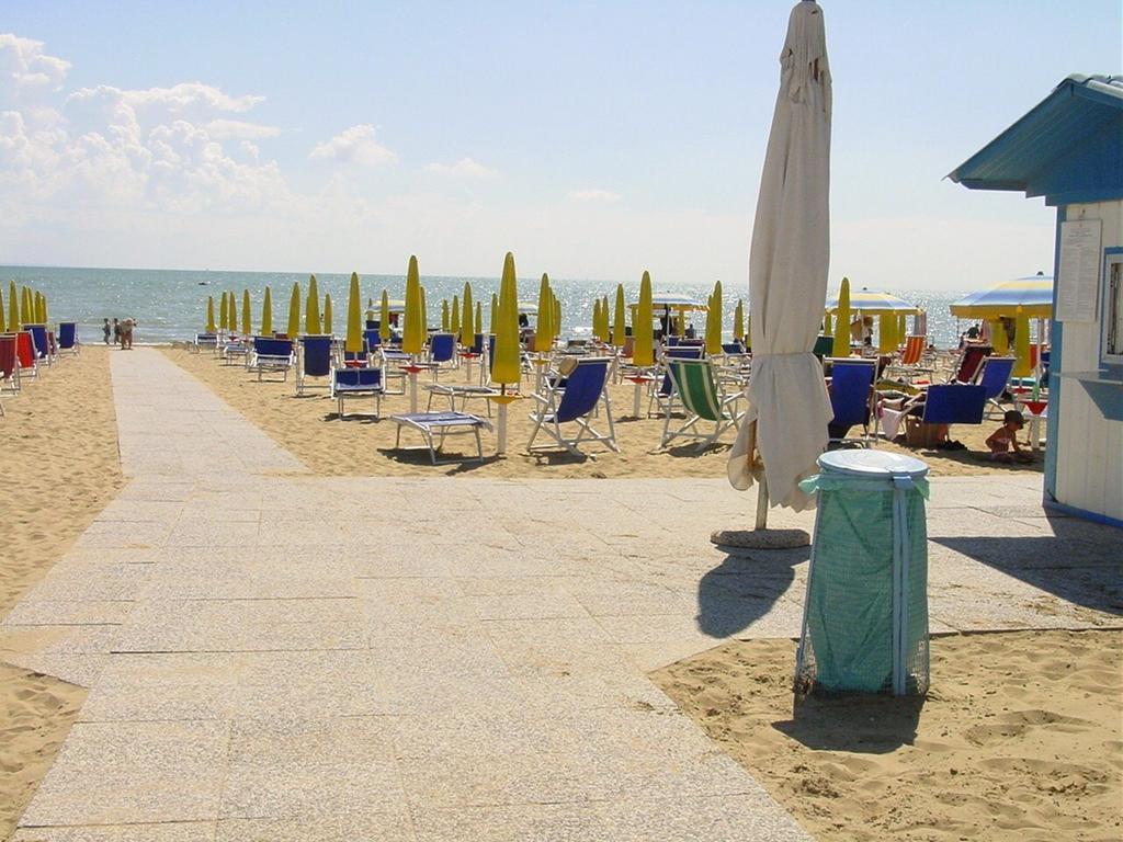 Villa A Lignano Pineta Lignano Sabbiadoro Habitación foto